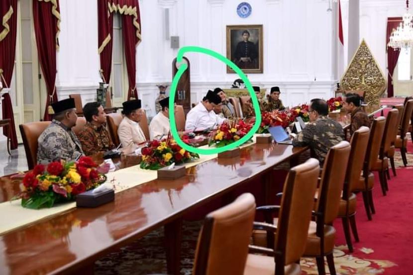 Beredar foto Menhan Prabowo Subianto dinarasikan tidur kala bertemu Presiden Jokowi di Istana Kepresidenan, Jakarta Pusat, Selasa (8/8/2023).