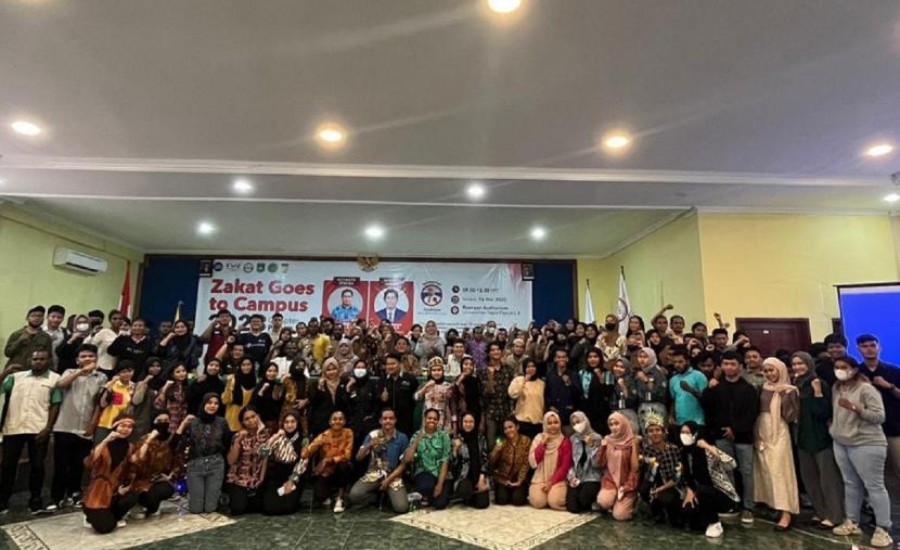 Berkolaborasi dengan  BEM FEB Universitas Yapis Papua (Uniyap), Forum Zakat menggelar agenda Zakat Goes to Campus (ZGTC) bertajuk Peran Zakat dalam Mencapai SDGs di Papua pada hari Selasa, (16/5/2023) di Kampus Uniyap Jayapura, Provinsi Papua.