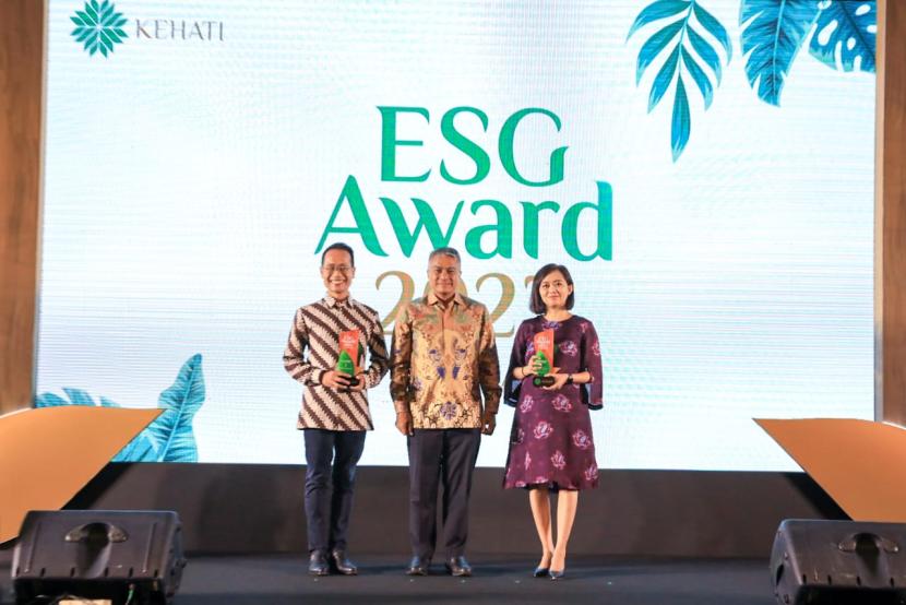 Berkomitmen tinggi pada penerapan keuangan berkelanjutan, PT Bank Rakyat Indonesia (Persero) Tbk berhasil meraih penghargaan Environmental, Social, and Corporate Governance (ESG) Award 2023 yang diselenggarakan oleh Yayasan Keanekaragaman Hayati Indonesia (KEHATI).