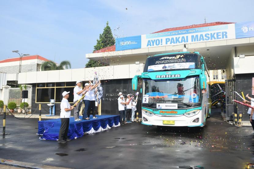 Bersama Menteri BUMN Erick Thohir, Peruri melepas keberangkatan 700 pemudik menggunakan bus dengan kota tujuan Semarang, Solo dan Yogyakarta, Selasa (18/1/2023).