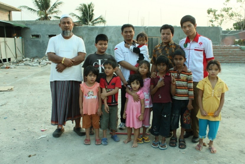 Bersama para pengungsi Rohingya di Banten