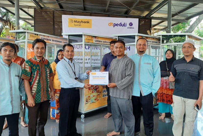 Bertempat di RPTRA Asoka, Kelurahan Pejaten, Jakarta Selatan, Senin (10/2) telah dilaksanakan Peluncuran Gerobak Barokah hasil sinergi antara Unit Usaha Syariah Maybank Indonesia dengan DT Peduli Jakarta.