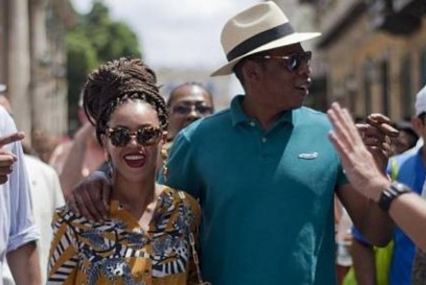 Beyonce dan Jay-Z saat tiba di Havana Kuba, untuk merayakan ulang tahun pernikahan ke-5