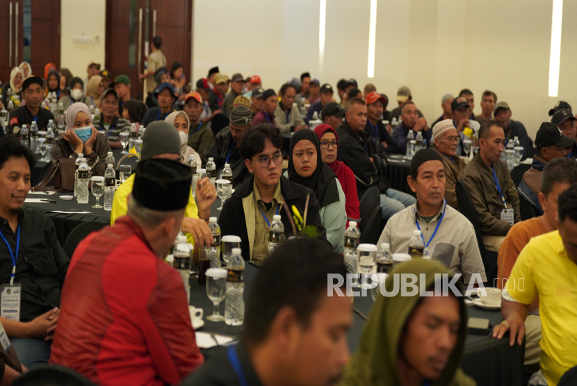 BGN memangkas rantai pasok pangan melalui Mak Comblang Project, langkah awal dilakukan dengan melakukan pertemuan dengan petani dan Gapoktan di wilayah Cipanas, Kabupaten Cianjur, Senin (19/1/2026). 