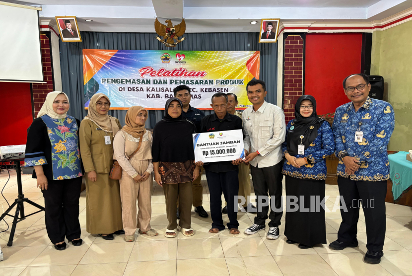 Bhimasena Power Indonesia (BPI), melalui program Bhimasena Lentera Kesehatan, menunjukkan komitmennya dalam mendukung kesehatan dan kesejahteraan masyarakat melalui penyediaan fasilitas sanitasi yang layak dengan bekerjasama dengan Dinas Sosial Provinsi Jawa Tengah pada Program Jambanisasi Desa Dampingan di di Desa Kalisalak, Kecamatan Kebasen, Kabupaten Banyumas, Senin 19 Mei 2025 lalu.