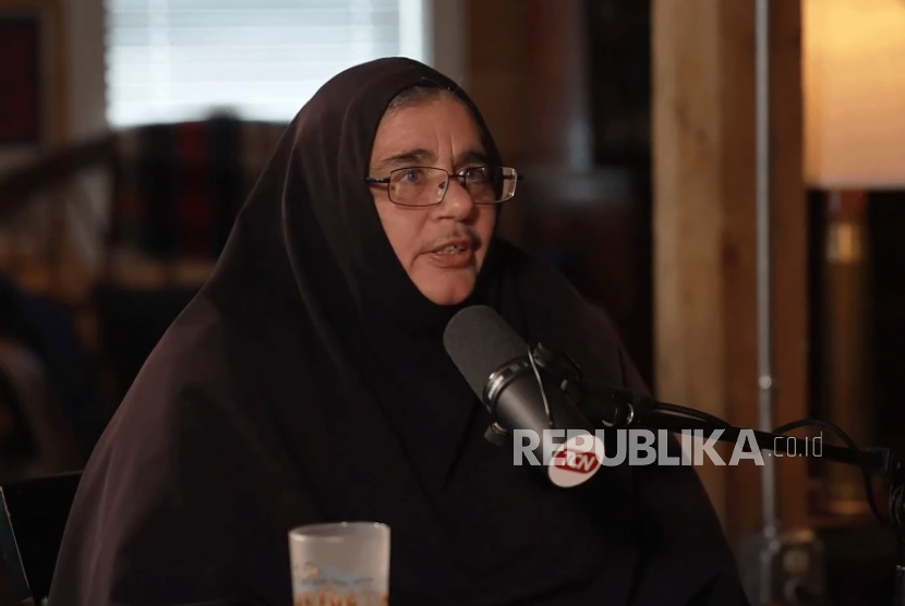 Biarawati  Bunda Agapia Stephanopoulos sebut Hamas adalah pejuang. 