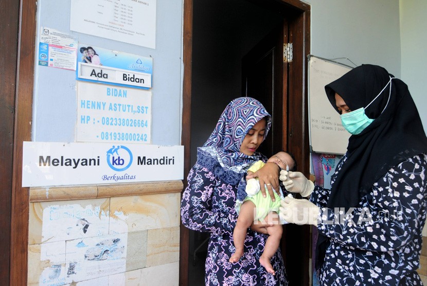 Imunisasi. Di tengah pandemi Covid-19, Yogyakarta memastikan layanan imunisasi wajib untuk bayi tetap bisa diakses di fasilitas-fasilitas pelayanan kesehatan yang sudah ditetapkan.