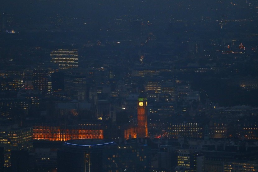  Big Ben clock and the Houses of Parliament are seen at dusk in an aerial photograph from The View gallery at the Shard, western Europe's tallest building, in London January 8, 2013.   