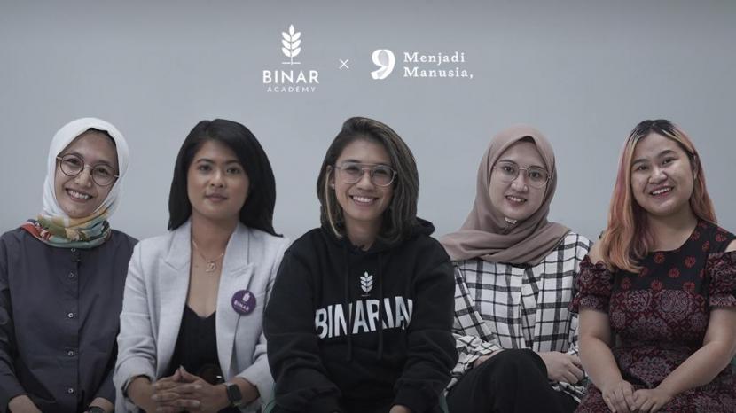 Binar Academy sebagai salah satu startup di bidang teknologi menggandeng Menjadi Manusia mencoba menunjukkan wajah para pemimpin perempuan. Kolaborasi ini bertemakan Women in Tech yang memiliki spirit bahwa wanita juga bisa berperan di bidang apa pun terutama teknologi. 