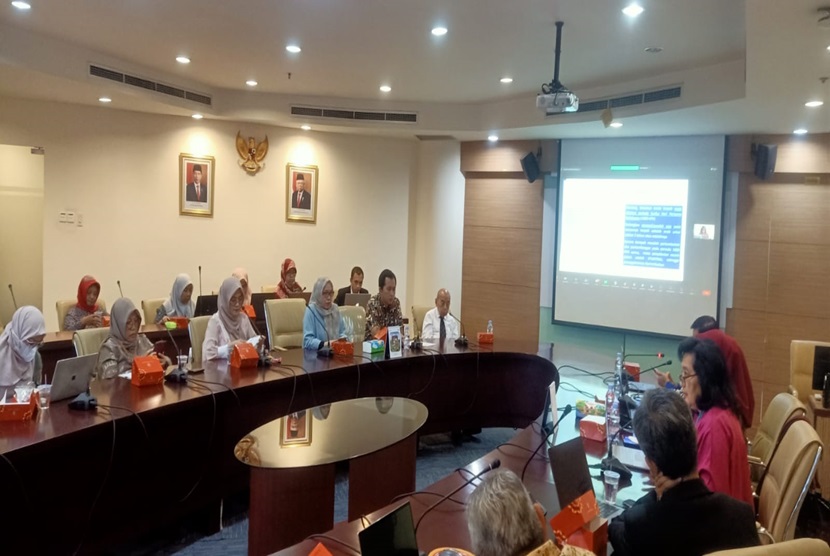 Bincang edukasi yang diselenggarakan oleh Klub Edukasi Cempaka, Universitas Yarsi, dan Indofood secara hibrida di Kampus Yarsi, Jakarta, Rabu (17/1/2024).