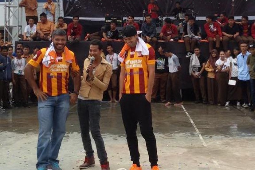 Bintang FC Borneo, Danilo Fernando (kanan).