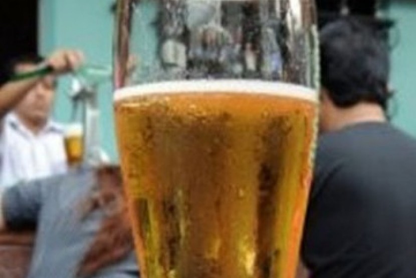 Minuman bir (ilustrasi)