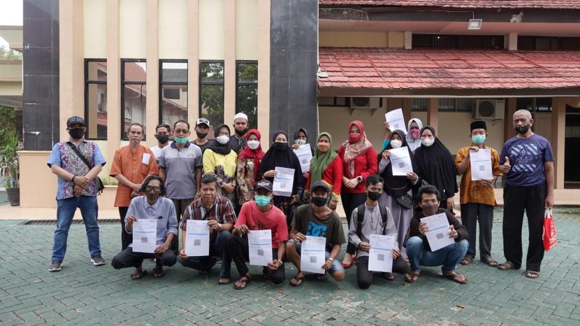 Biro Perekonomian Setda Provinsi Kalimantan Selatan (Kalsel) kembali bergerak door to door mengajak masyarakat untuk mengikuti vaksinasi Covid-19.