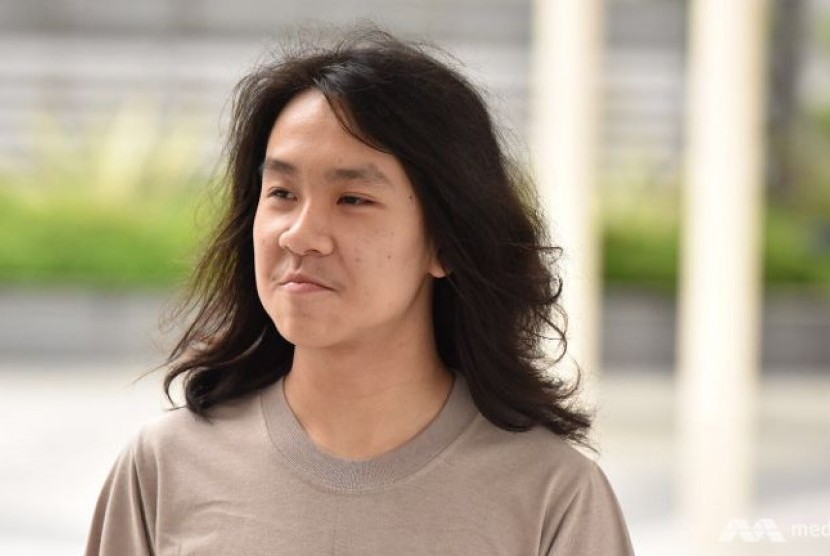 Blogger ateis Singapura Amos Yee (17 tahun) harus mendekam di penjara selama enam pekan dan membayar denda 1.400 dolar AS karena menghina agama.