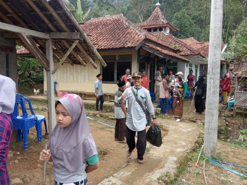 Blok Pugag, Dusun Kujangsari, Desa Kutawaringin, Kecamatan Selajambe, Kabupaten Kuningan.