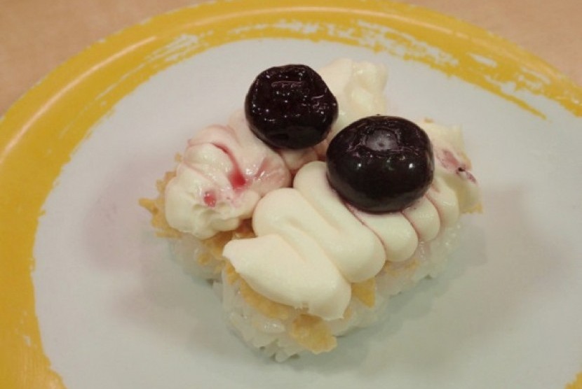 Blueberry Cream Sushi