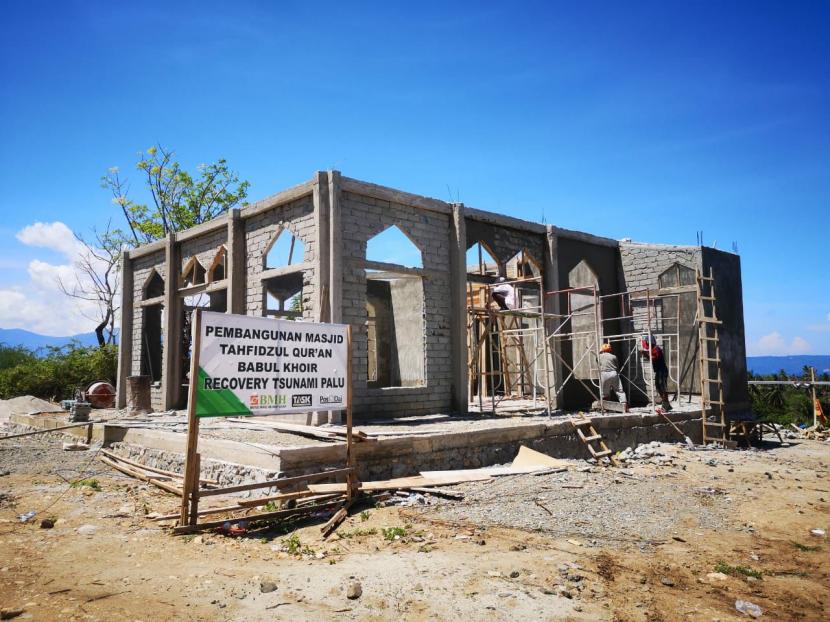  BMH bersama Pos Dai membangun kembali masjid Pesantren Tahfidz Babul Khoir di Kota Palu, Sulawesi Tengah.