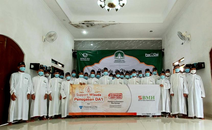 BMH bersama Pos Dai mewisuda 29 dai muda, Sabtu (8/5). 