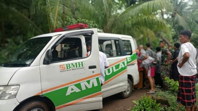 BMH bersama SAR Hidayatullah mengirimkan relawan dan bantuan untuk para korban banjir Lombok, NTB.