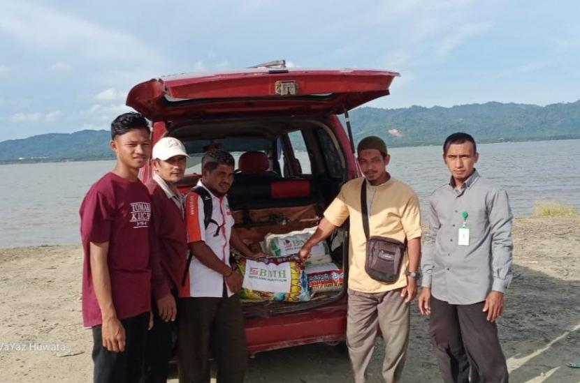 BMH Perwakilan Kalimantan Utara (Kaltara) menyalurkan bantuan logistik untuk santri di perbatasan RI-Malaysia, tepatnya di Pesantren Hidayatullah Nunukan dan Sebatik.
