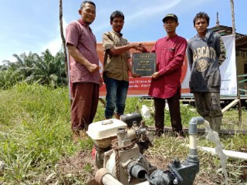 BMH membangun sumur bor untuk masyarakat pedalaman Pulau Rupat Utara.