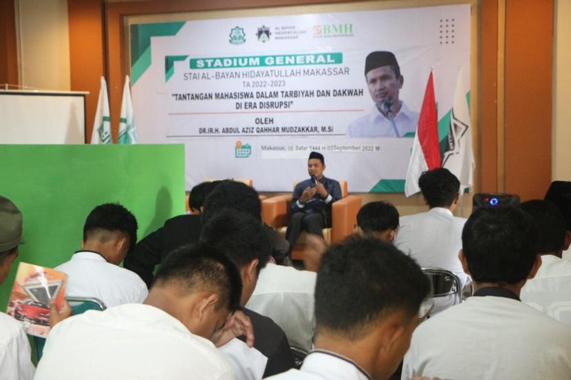 BMH mendukung kuliah umum (stadium general) mahasiswa baru Sekolah Tinggi Agama Islam (STAI) Al Bayan Makassar di Aula STAI Al Bayan, Makassar, Senin  (5/9/2022).