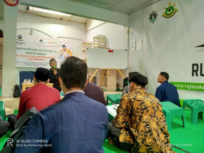 BMH menggelar pelatihan menulis ayat Alquran Metode Qalami di Rumah Quran Fathul Mubina, Jakarta Selatan, Sabtu (11/12).