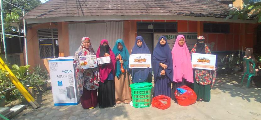 BMH mennyalurkan bantuan sarana dan prasana untuk asrama santri Pesantren Darul Maarif Hidayatullah Pandeglang, Banten, Senin (8/8/2022).