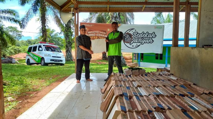 BMH menyalurkan  bantuan bahan material untuk melanjutkan pembangunan Masjid Assofa yang berada di Jalan Lintas Bengkulu-Kepahiang,  Desa Talang 4 Kecamatan Karang Tinggi, Kabupaten Bengkulu Tengah, Rabu  (27/4).