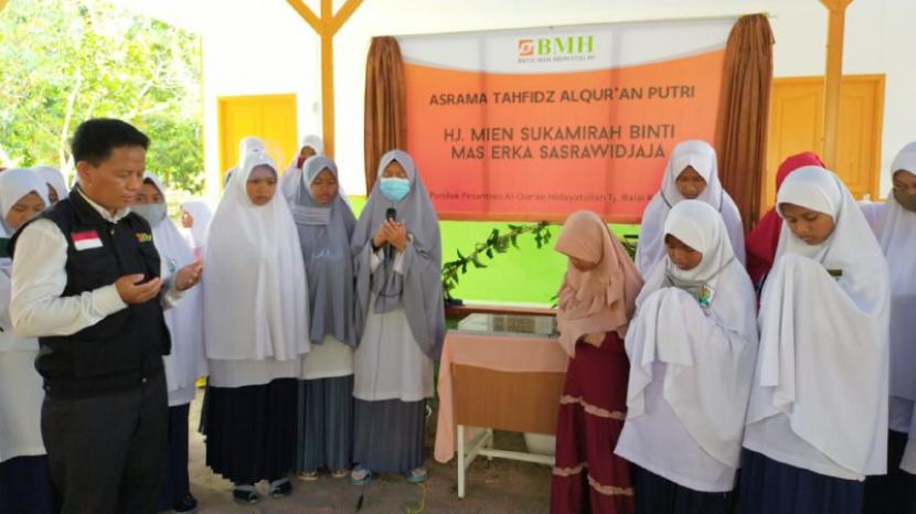BMH menyerahkan asrama tahfidz ke Pesantren Hidayatullah di Pasir Panjang, Kelurahan Sememal, Kecamatan Meral Barat, Tanjung Balai Karimun, Kepri.
