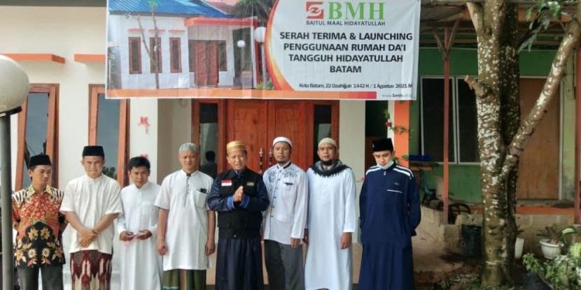 BMH menyerahkan bantuan rumah untuk dai tangguh di Batam, Kepulauan Riau (Kepri).
