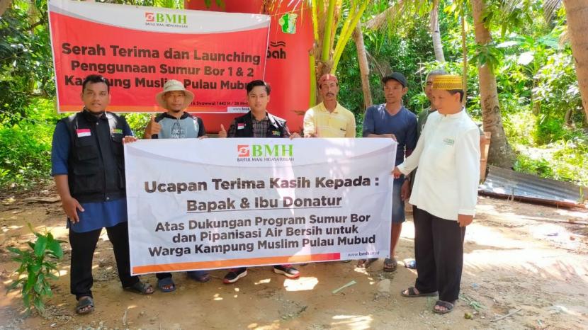 BMH menyerahkan sumur bor kepada warga Pulau Mubud, Kecamatan Galang, Batam, Kepulauan Riau (Kepri).