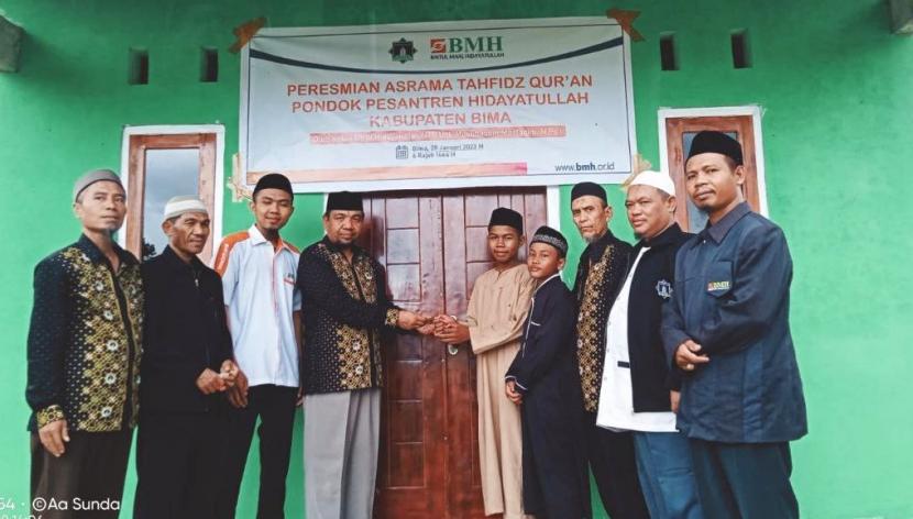 BMH meresmikan asrama santri penghafal Quran  Pesantren Hidayatullah Sila Kabupaten Bima, NTB, Sabtu  (28/1/2023).