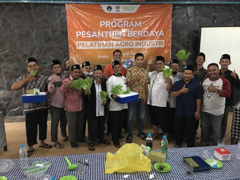 BMH Perwakilan Jawa Tengah mengadakan pelatihan pesantren berdaya di Kudus, Ahad (6/2).