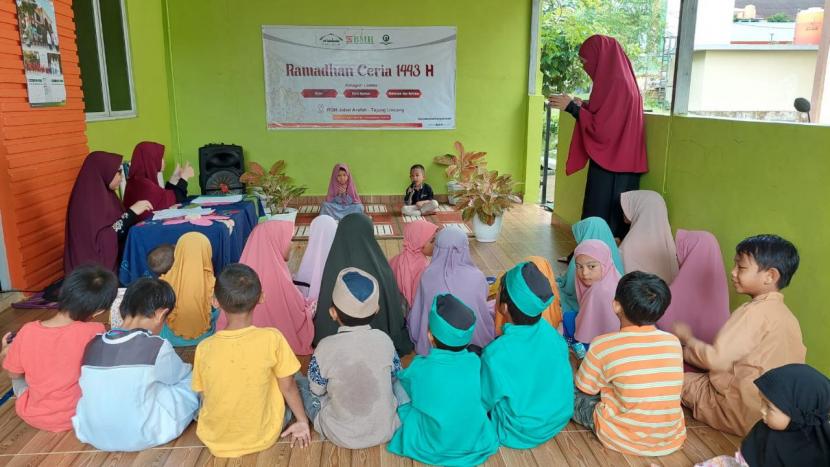 BMH Perwakilan Kepulauan Riau menghadirkan program Ramadhan Ceria Santri Rumah Quran di Pulau Panjang Timur, Batam, dan Tanjung Pinang, 12-12 April 2022.