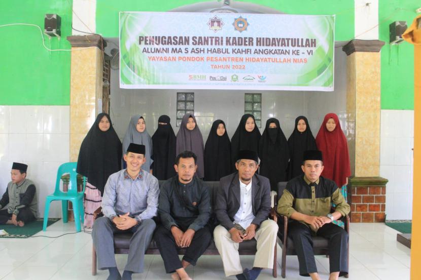 BMH Perwakilan Sumut  melepas 20 santri alumni Pesantren Hidayatullah Pulau Nias  untuk melaksanakan  tugas dakwah  di berbagai daerah pedalaman Sumatera Utara.