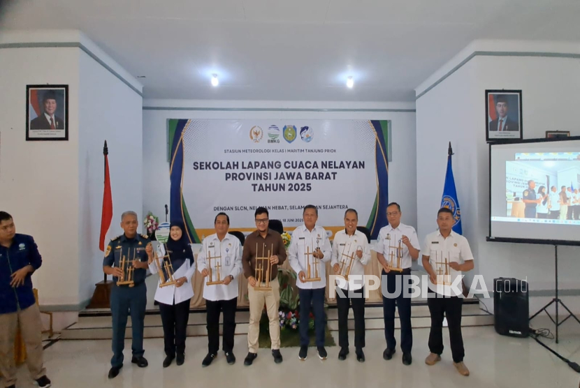 BMKG menggelar Sekolah Lapang Cuaca Nelayan (SLCN) tahun 2025 bagi para nelayan di Kabupaten Indrmaayu, Rabu (18/6/2025). 
