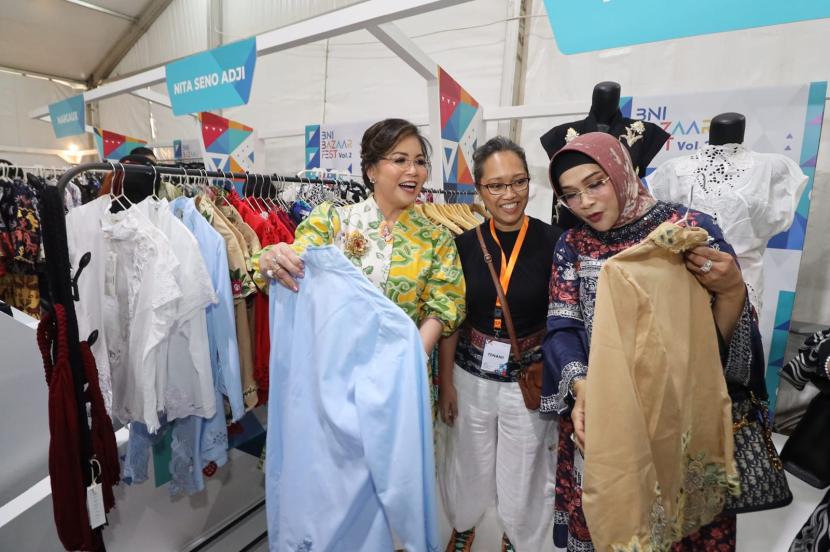 BNI kembali menyelenggarakan kegiatan bazaar dalam balutan perayaan Hari Ulang Tahun (HUT) ke-77. Acara dibuka langsung oleh Ketua KKB BNI Cindy Royke Tumilaar, dan Wakil Direktur Utama BNI Adi Sulistyowati di Grha BNI Jalan Jendral Sudirman Jakarta. 