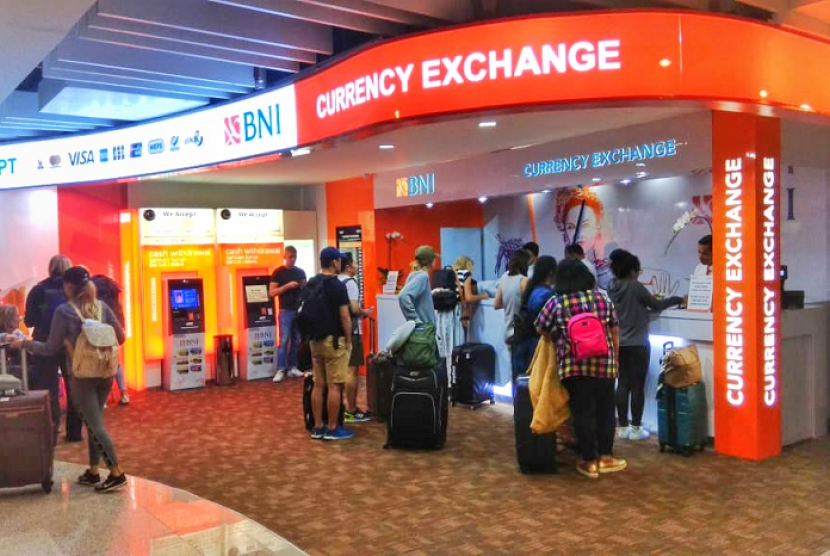 BNI menyediakan jasa penukaran uang kertas asing di seluruh outlet BNI di pulau Bali.