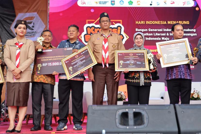 BNI meraih tiga penghargaan Satu Rekening Satu Pelajar (KEJAR) Award 2023 yang diselenggarakan Otoritas Jasa Keuangan (OJK).