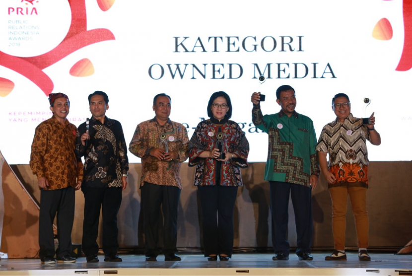 BNI Syariah meraih predikat Bank Syariah Terpopuler di Media kategori Bank Syariah dalam ajang Public Relation Award (PRIA) yang diinisiasi oleh Majalah PR Indonesia di Surabaya akhir pekan lalu.