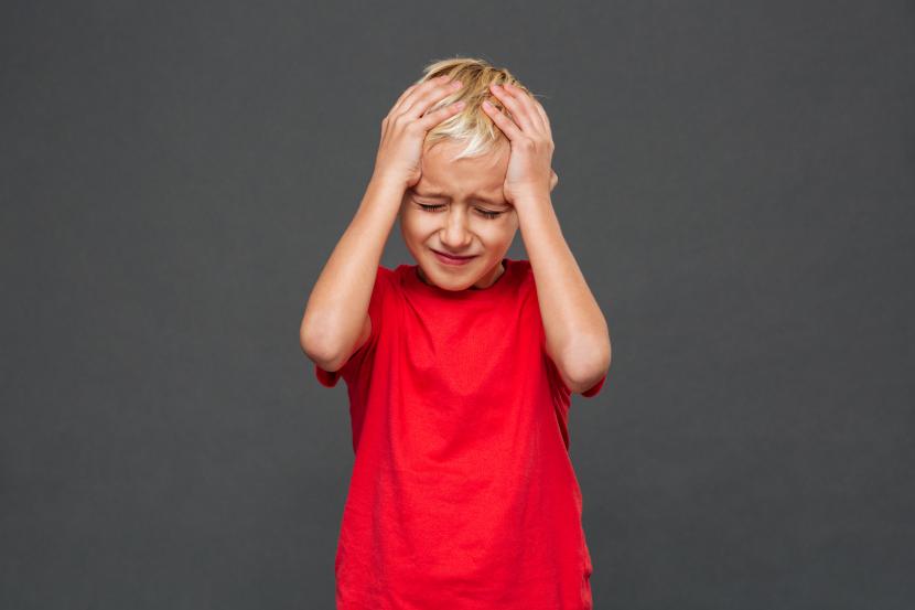 Bocah lima tahun mengalami sakit kepala mengertikan tiap kali tertawa. (ilustrasi)