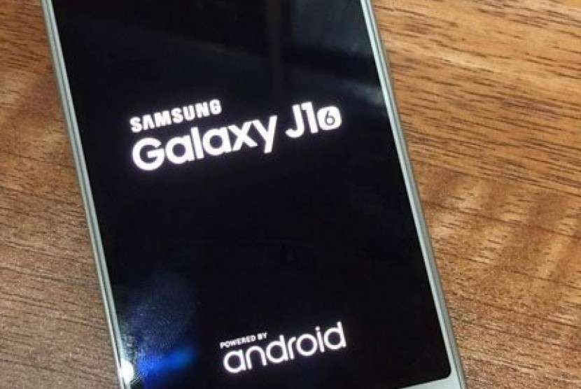 Bocoran desain Samsung Galaxy J1