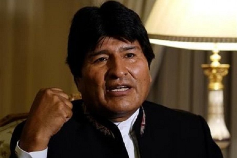 Bolivia's President Evo Morales speaks during an interview with journalists at the presidential residence in La Paz January 13, 2013. (file photo)