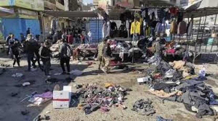 Bom Bunuh Diri Kembar Di Pasar Baghdad Menewaskan Sedikitnya 32 Luka Di Atas 100 Jaclyn Diaz, Alice Fordham 21 Januari 2021 Serangan bom bunuh diri yang jarang terjadi di pasar Baghdadi yang sibuk menewaskan dan melukai puluhan warga sipil pada Kamis sore (21/1).