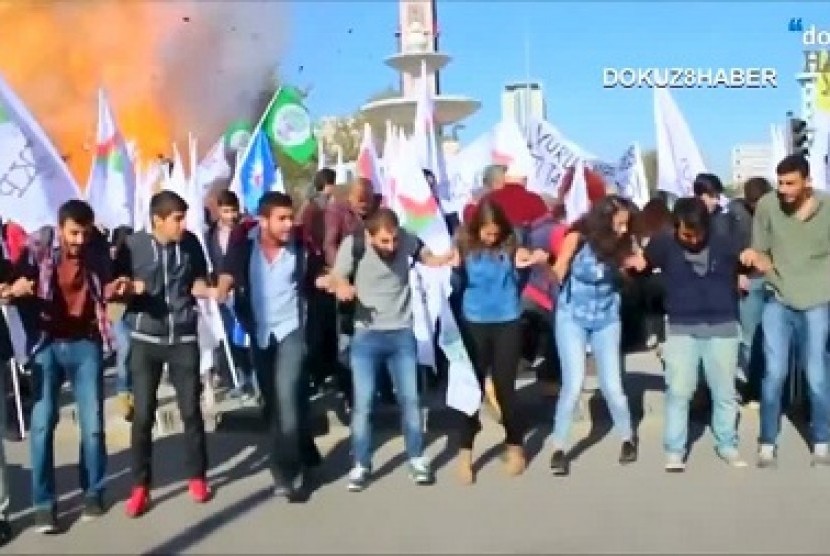 Bom meledak saat aksi unjuk rasa di Ankara, Turki, Sabtu (10/10).
