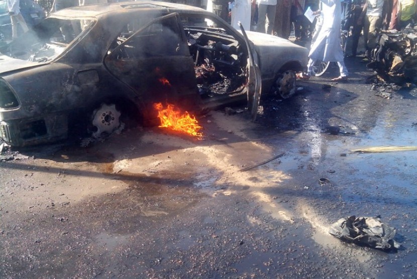 bom mobil meledak di depan stasiun televisi negara di Kota Maiduguri di timur Nigeria dan menewaskan 17 orang
