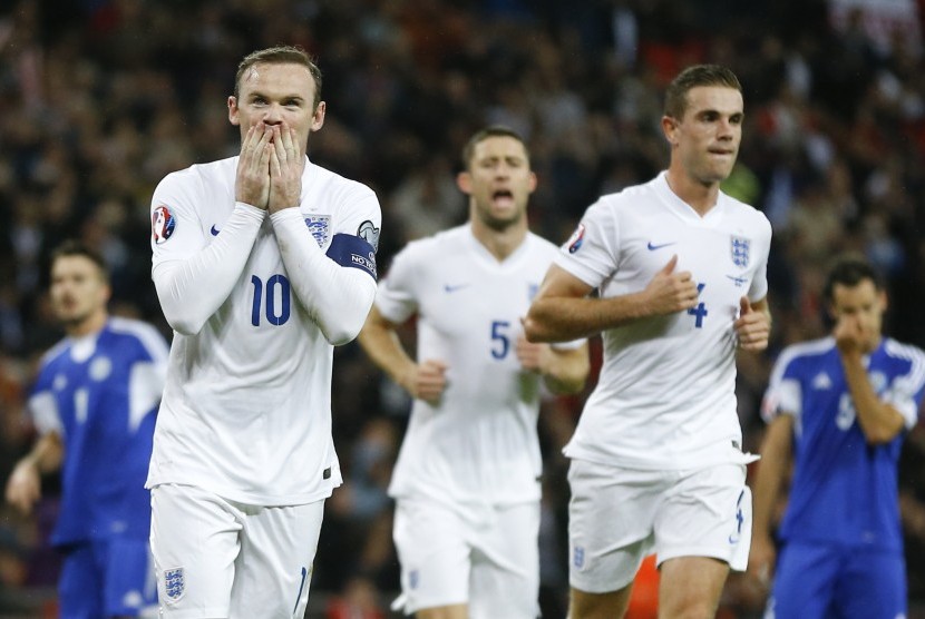 Bomber Inggris, Wayne Rooney merayakan gol saat menjamu San Marino di laga kualifikasi Piala Eropa 2016 di Wembley Stadium