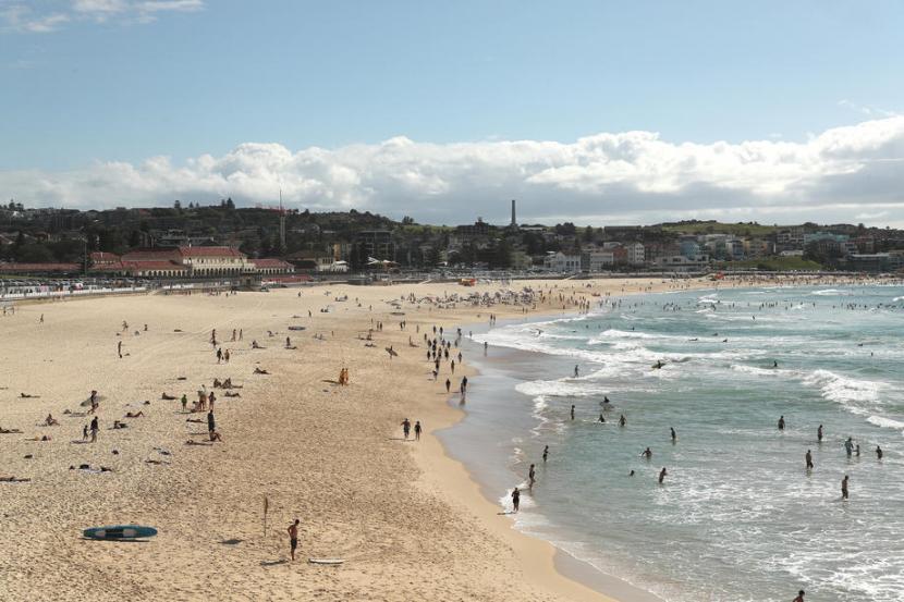 Bondi Beach, pantai ikonik di Sydney, Australia kini ditutup. Serangan hiu yang menewaskan perenang di perairan pantai Little Bay yang berjarak sekitar 20 km arah utara Sydney membuat semua pantai ditutup demi keamanan.