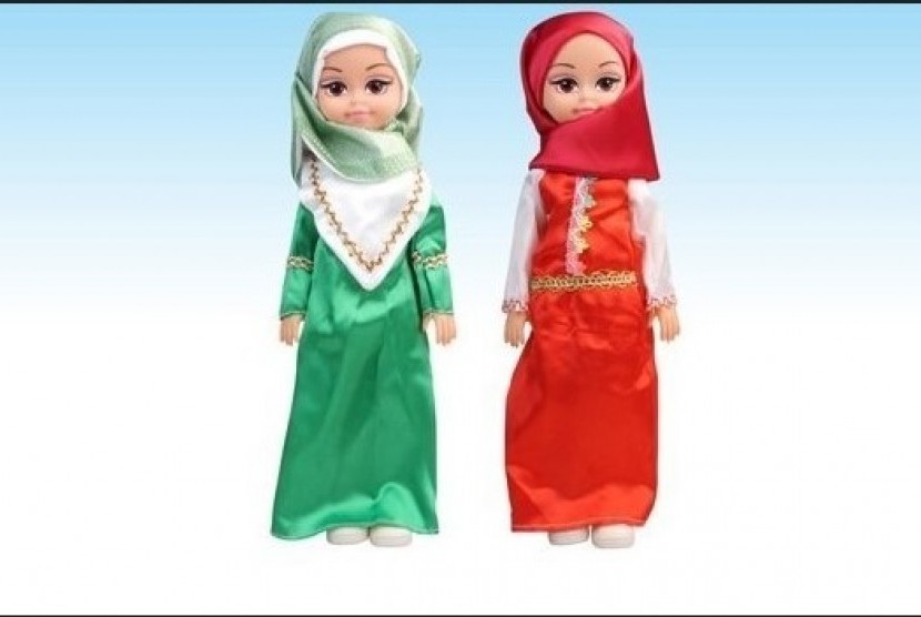Boneka berpakaian Muslim.